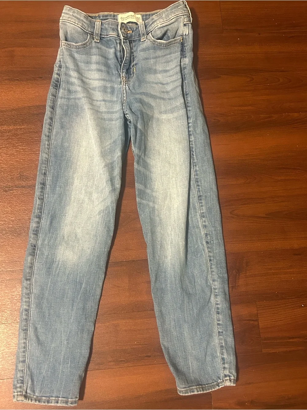 Abercrombie Kids Girls High Rise Mom Jeans Size 9/10 Long Light Wash